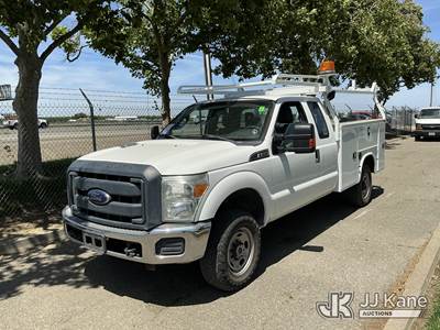 2015 Ford F-350 SD Extended-Cab Service Truck