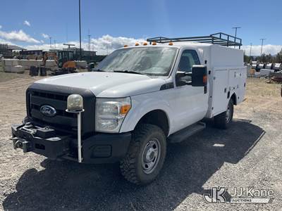 2011 Ford F350 4x4 Enclosed Service Truck