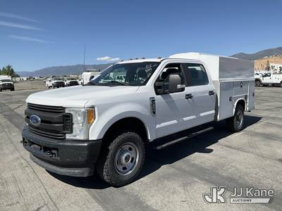 2017 Ford F350 4x4 Crew-Cab Service Truck