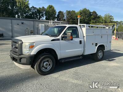 2012 Ford F350 4x4 Service Truck