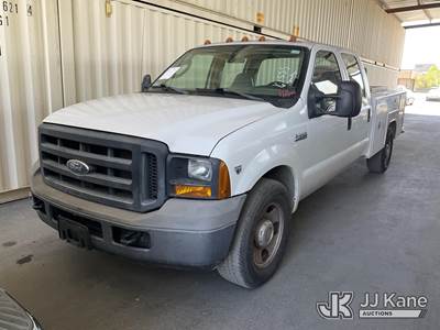 2006 Ford F-350 SD XL Crew-Cab Service Truck