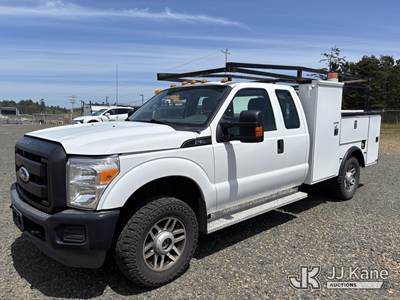 2011 Ford F350 4x4 Extended-Cab Enclosed Service Truck