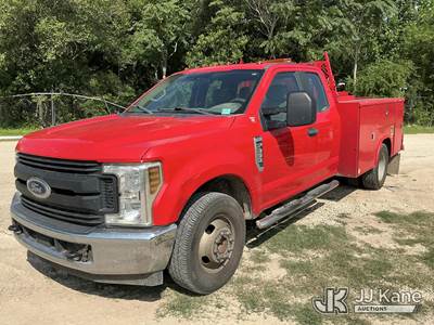 2018 Ford F350 Extended-Cab Service Truck