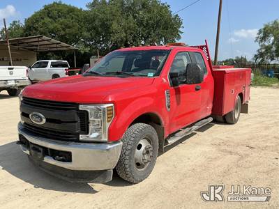 2018 Ford F350 Extended-Cab Enclosed Service Truck