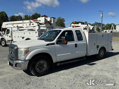 2016 Ford F350 Extended-Cab Service Truck