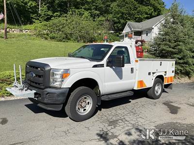 2016 Ford F350 4x4 Service Truck