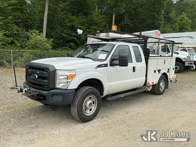 2016 Ford F350 4x4 Service Truck