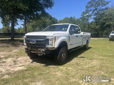 2017 Ford F350 4x4 Crew-Cab Service Truck