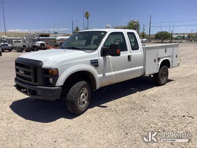 2009 Ford F350 4x4 Extended-Cab Service Truck