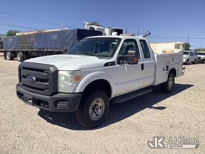 2012 Ford F350 4x4 Extended-Cab Service Truck