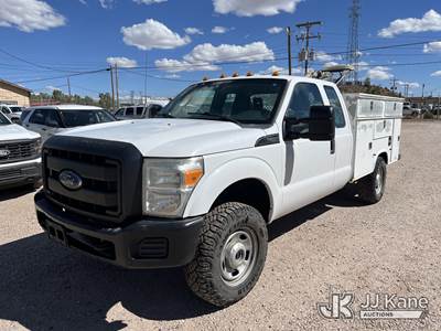 2016 Ford F350 4x4 Extended-Cab Service Truck