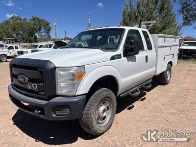 2016 Ford F350 4x4 Extended-Cab Service Truck