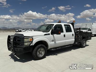2015 Ford F-350 SD Crew-Cab Flatbed/Service Truck