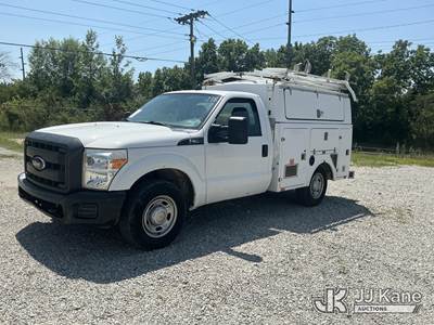 2013 Ford F-350 SD Enclosed Service Truck