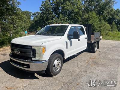 2017 Ford F-350 SD Crew-Cab Flatbed/Service Truck