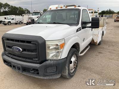 2013 Ford F-350 SD Flatbed/Service Truck