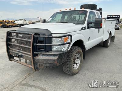 2015 Ford F350 4x4 Extended-Cab Service Truck