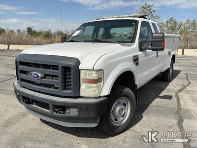 2010 Ford F350 4x4 Extended-Cab Service Truck