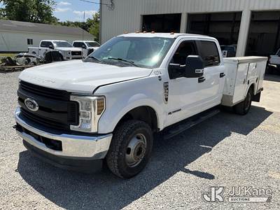 2018 Ford F350 4x4 Crew-Cab Service Truck