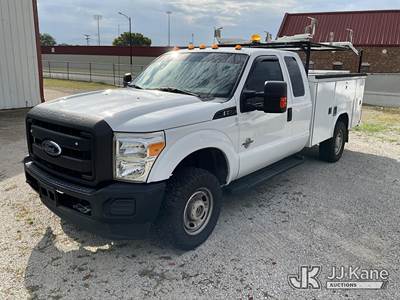 2015 Ford F350 4x4 Extended-Cab Enclosed Service Truck