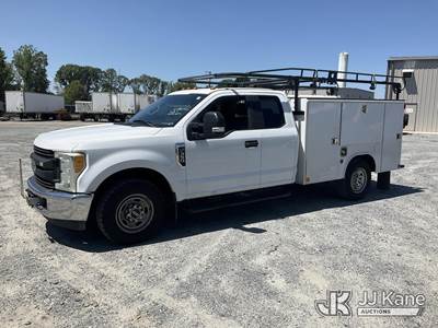 2017 Ford F350 SD Extended-Cab Service Truck