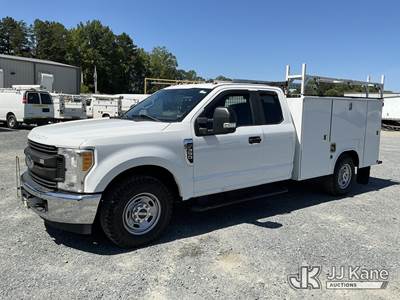 2017 Ford F350 SD Extended-Cab Service Truck