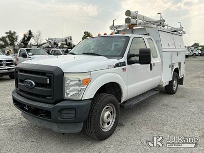 2016 Ford F350 4x4 Extended-Cab Enclosed Service Truck