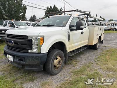 2017 Ford F-350 4x4 Extended-Cab Service Truck