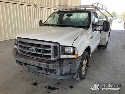 2004 Ford F-350 SD Enclosed Service Truck