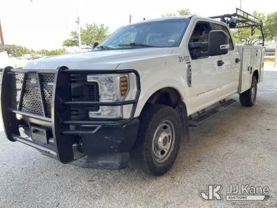 2019 Ford F350 4x4 Crew-Cab Service Truck