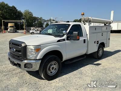 2016 Ford F350 4x4 Service Truck