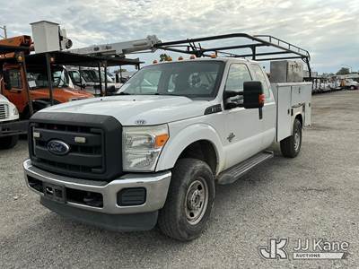 2015 Ford F350 Extended-Cab Service Truck