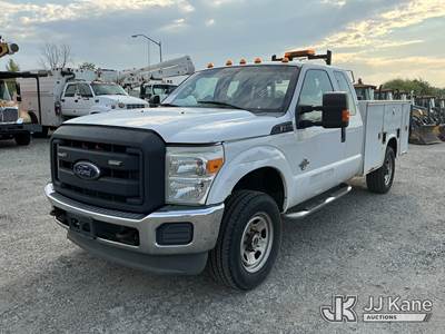 2014 Ford F350 Extended-Cab Service Truck