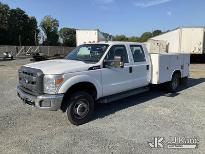 2016 Ford F350 4X4 Crew-Cab Service Truck
