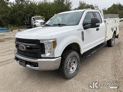 2019 Ford F-350 SD Extended-Cab Service Truck