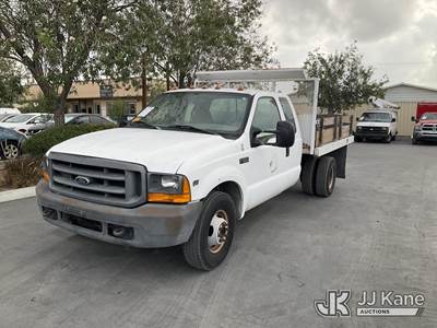 2000 Ford F-350 SD Stake Truck