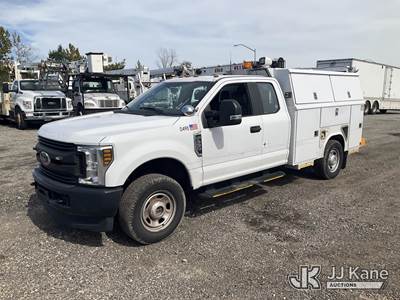 2019 Ford F350 4x4 Extended-Cab Enclosed Service Truck