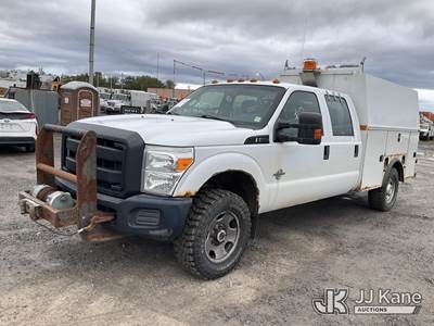 2016 Ford F350 4x4 Crew-Cab Enclosed Service Truck