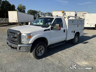 2016 Ford F350 4X4 Service Truck