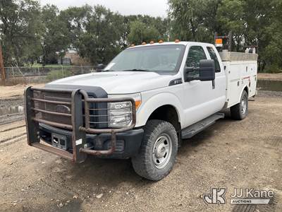 2014 Ford F350 4x4 Extended-Cab Service Truck