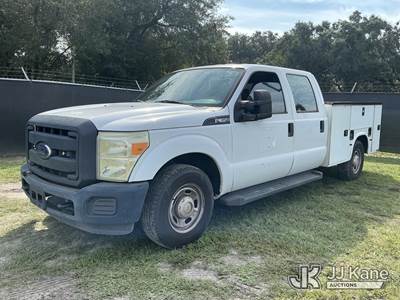 2015 Ford F350 Crew-Cab Service Truck