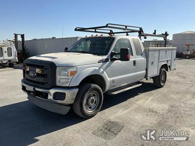 2013 Ford F-350 SD Extended-Cab Service Truck