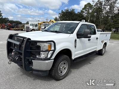2017 Ford F350 4x4 Crew-Cab Service Truck