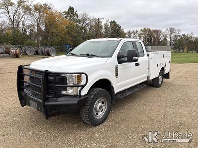 2019 Ford F350 4x4 Extended-Cab Service Truck
