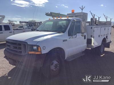 2001 Ford F-350 SD Enclosed Service Truck