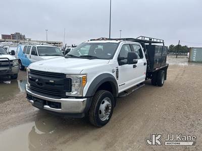 2017 Ford F-450 SD Crew Cab DRW Crew-Cab Flatbed/Service Truck