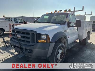 2006 Ford F-450 SD Regular Cab DRW 2WD Utility Truck