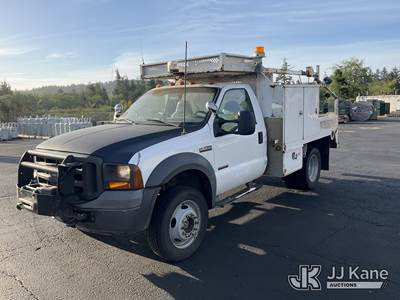 2005 Ford F-450 SD Regular Cab DRW Flatbed/Service Truck