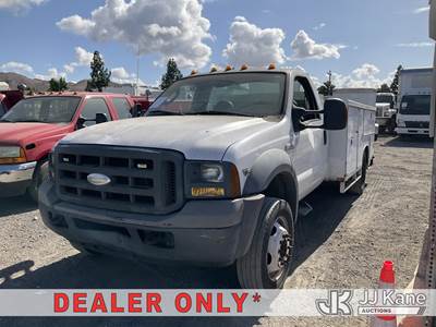 2005 Ford F-450 SD Regular Cab DRW Service Truck