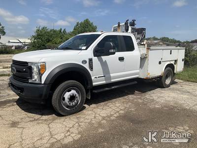 2017 Ford F-450 SD Extended-Cab Service Truck